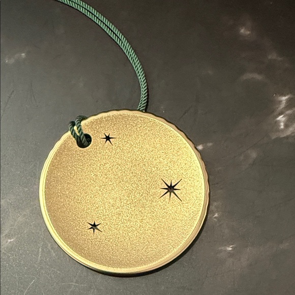 David Yurman 2025 Holiday Angel Ornament - Picture 3 of 5